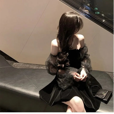Mini robe noire en mousseline de soie pour femmes