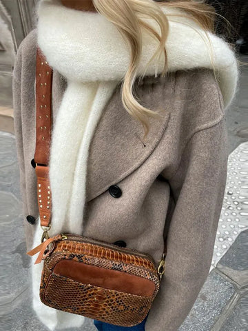 Elegant wool coat for women