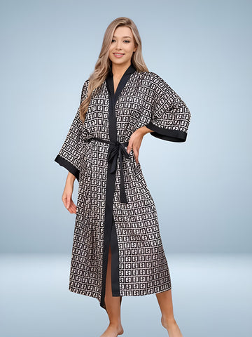 Chic women's bathrobe