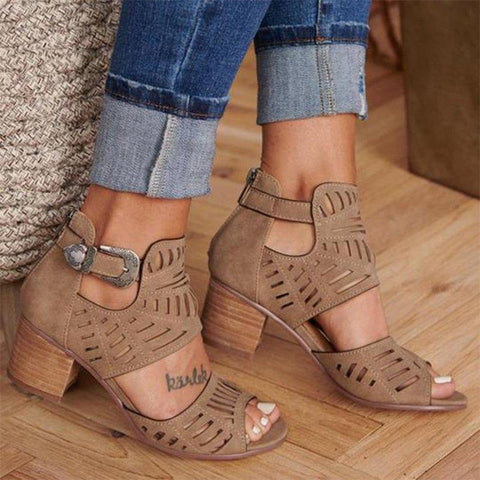 Summer sandal with heel
