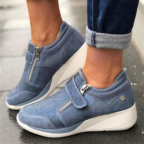 Very comfortable sneakers with wedge sole